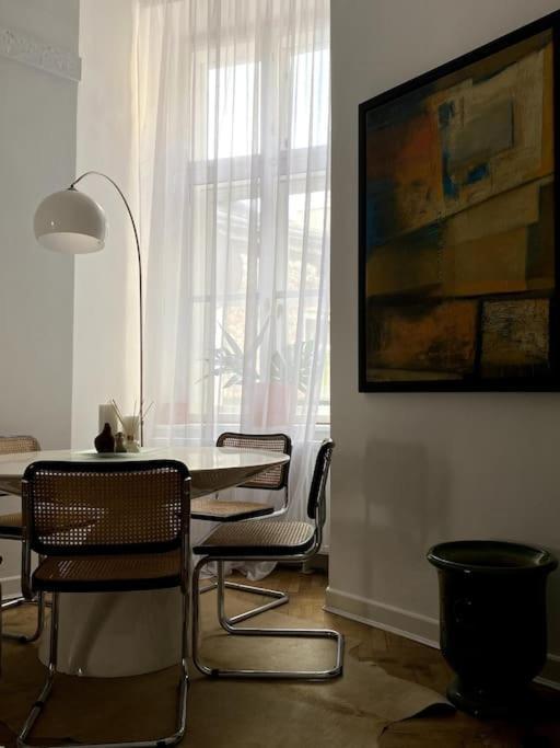 Apartment In The Heart Of Old Town